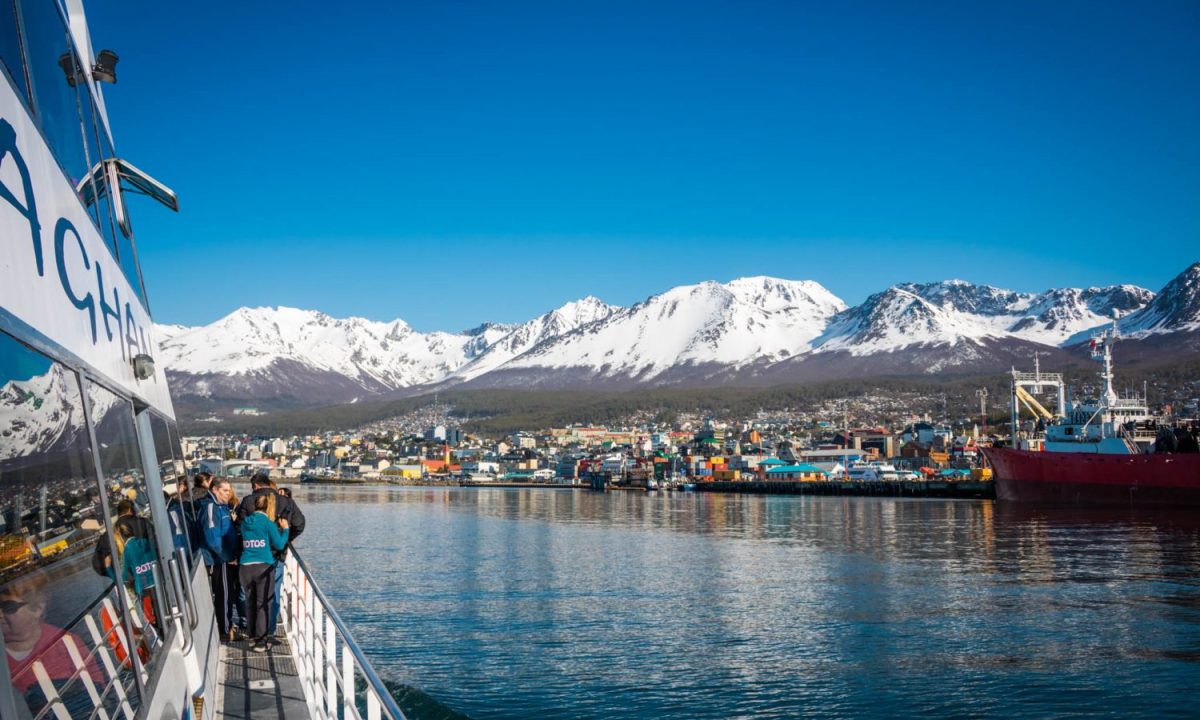 passeio-navegação-canal-beagle-ilha-lobos-passaros-farol-ushuaia-1-1500x1000